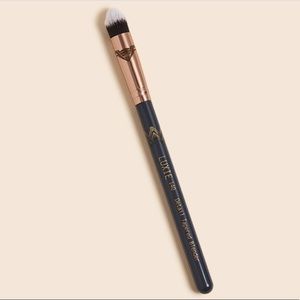NEW | Luxie Wonder Woman Brush